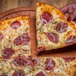 Pizza Calabresa: 14.800 Kz / 19.500 Kz